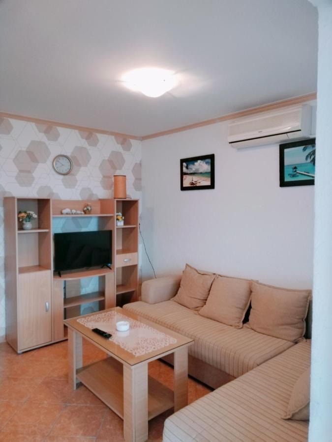 אוטייהא Apartmani Ljubica מראה חיצוני תמונה