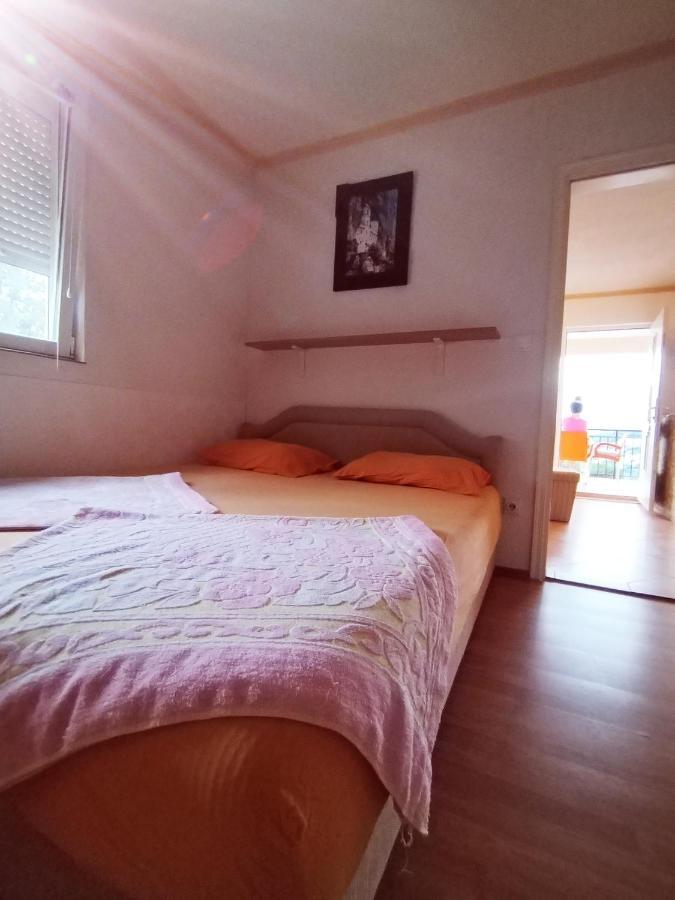 אוטייהא Apartmani Ljubica מראה חיצוני תמונה