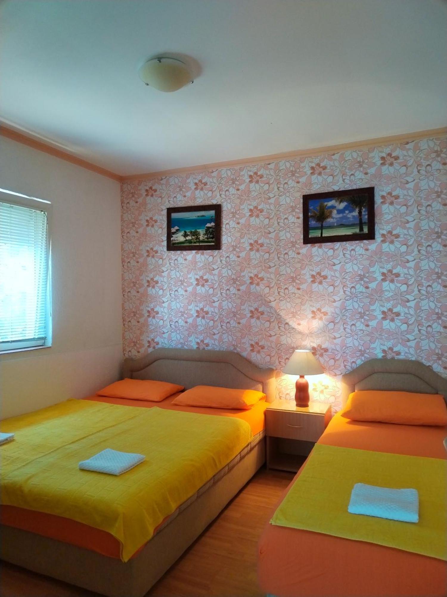 אוטייהא Apartmani Ljubica מראה חיצוני תמונה