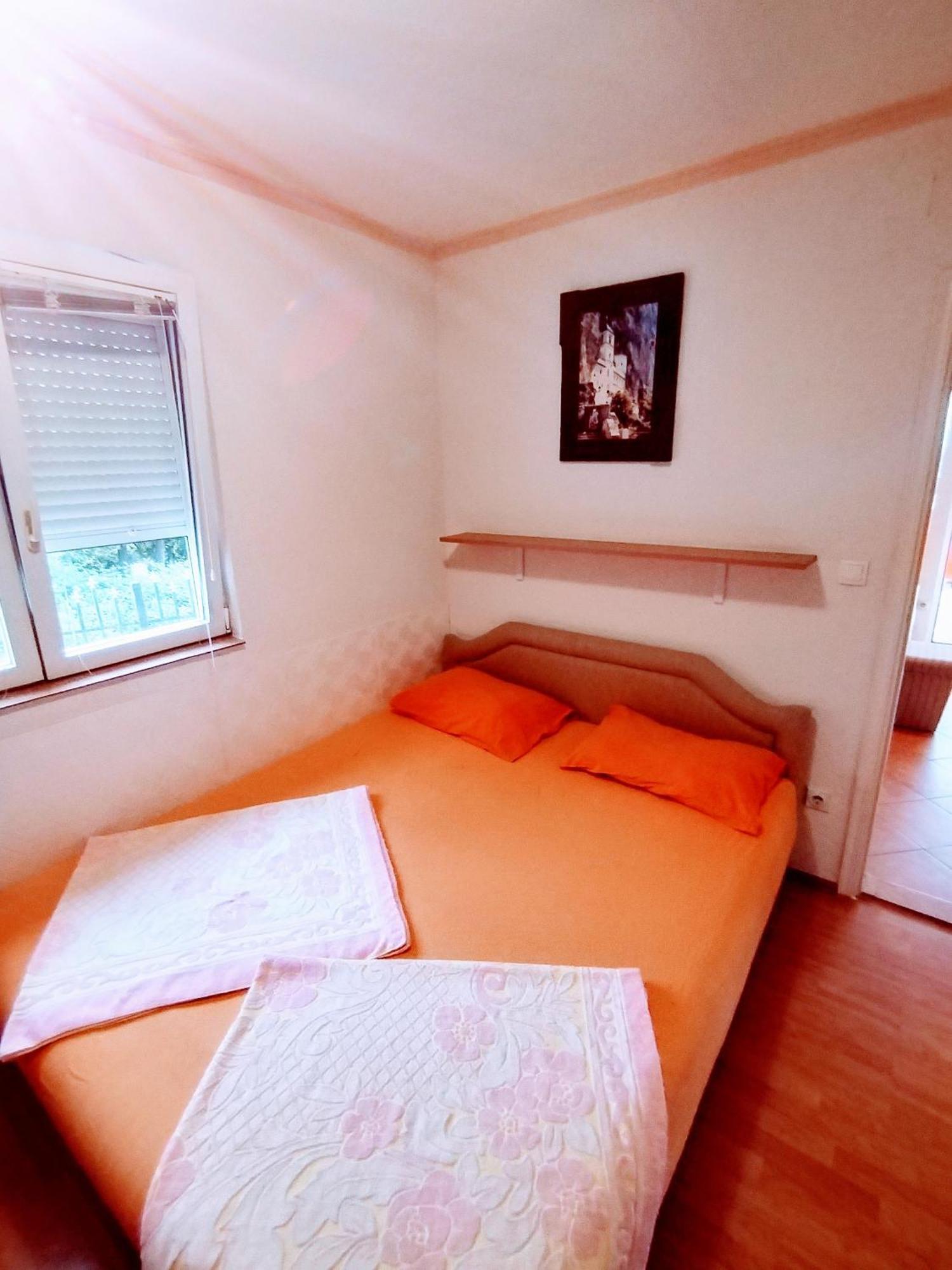 אוטייהא Apartmani Ljubica מראה חיצוני תמונה