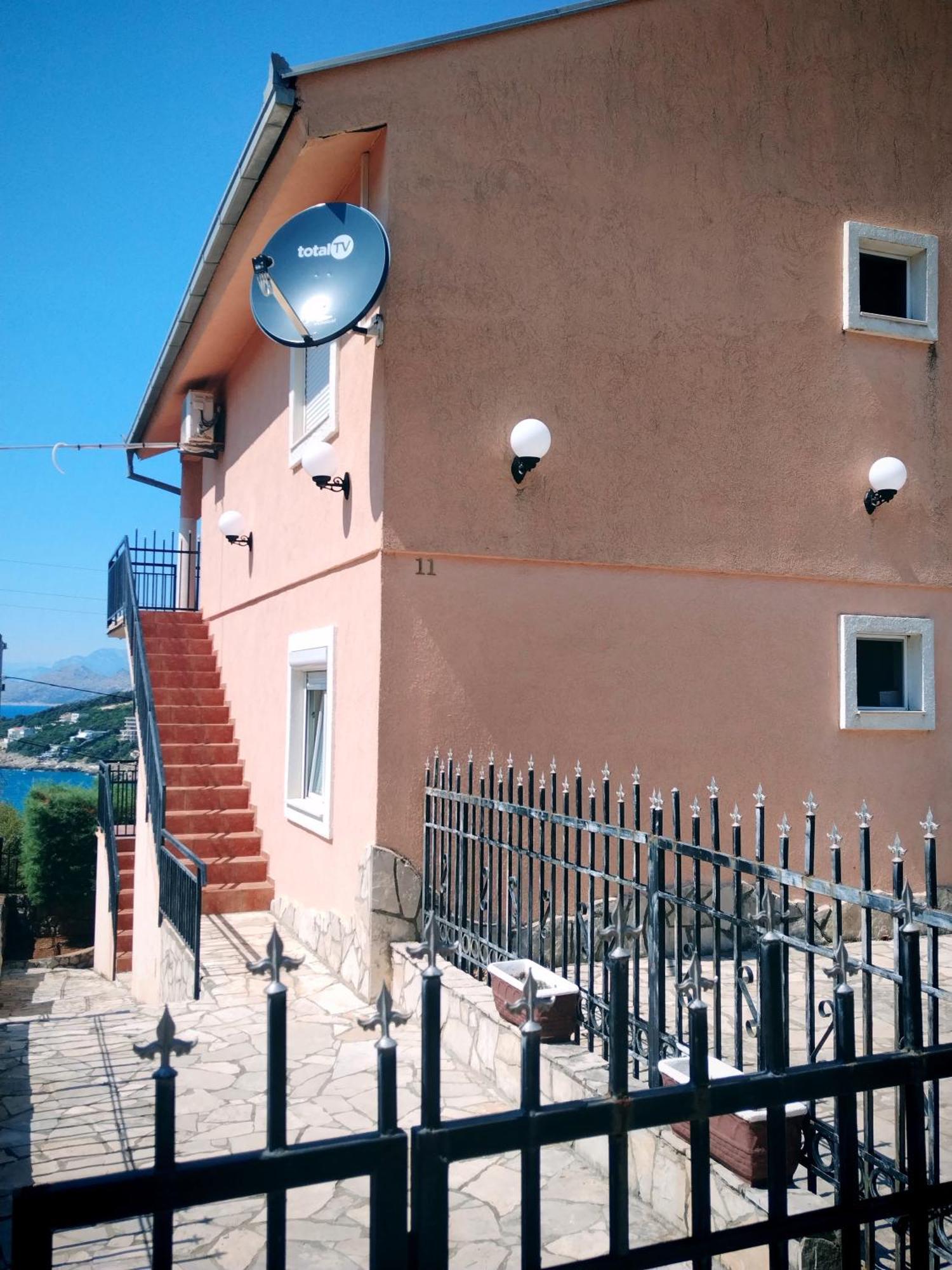 אוטייהא Apartmani Ljubica מראה חיצוני תמונה